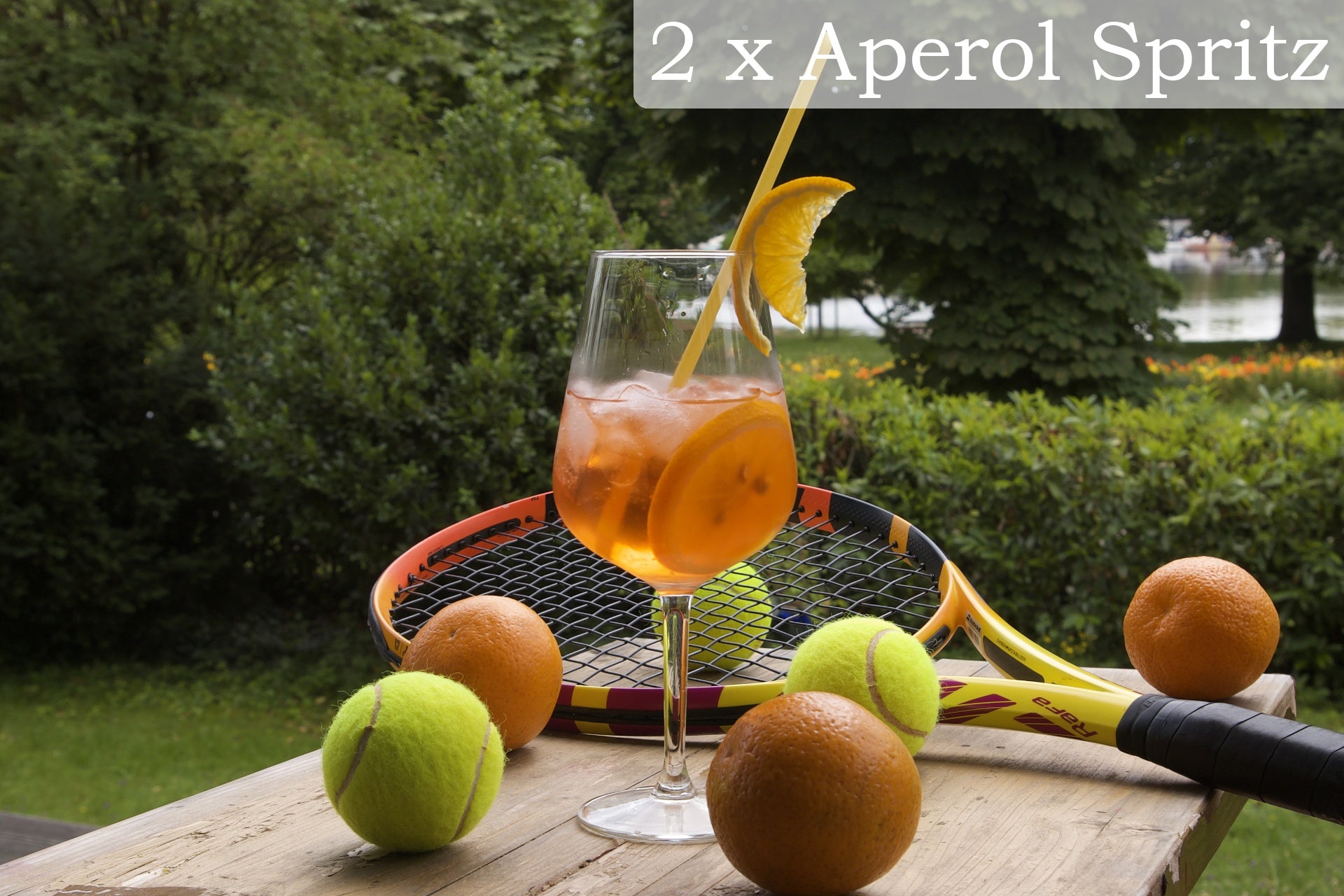 Aperol Spritz Prosecco und andere Zutagen im Cocktailbox anbei. 