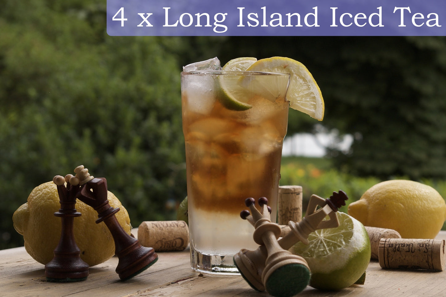 Long Island Iced Tea Cocktail im Cocktailbox. Freiheit feiern mit Coca-Cola Getränken. Drei Cocktails im Cockailbox mit Cola: Cuba Libre, Long Island Iced Tea, Wodka Cola. Ungewöhnliche Idee für Party. 